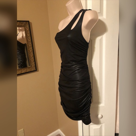 Little black pleather dress - Picture 3 of 8